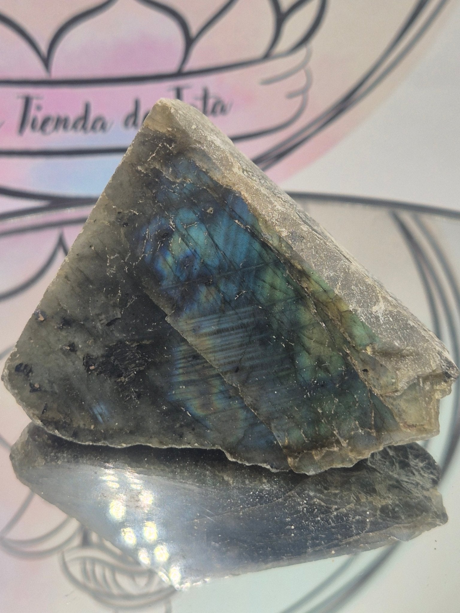 Labradorita en Bruto minerales brutoTienda esotérica Málaga - La Tienda de Tata Magic: tienda Esotérica en Málaga